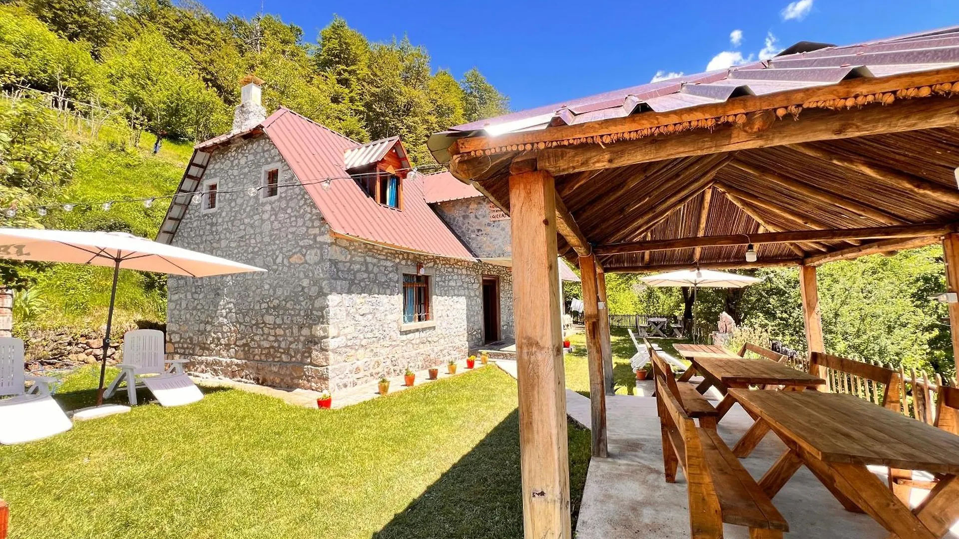 Guest House Gjelaj Theth