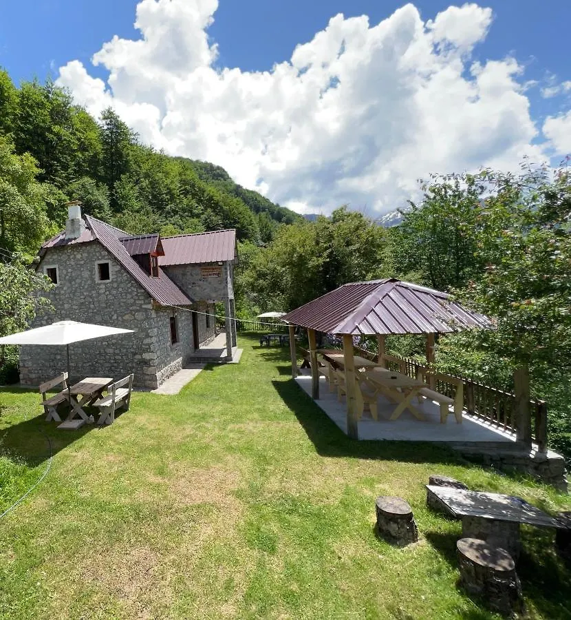 Guest House Gjelaj Theth Albania