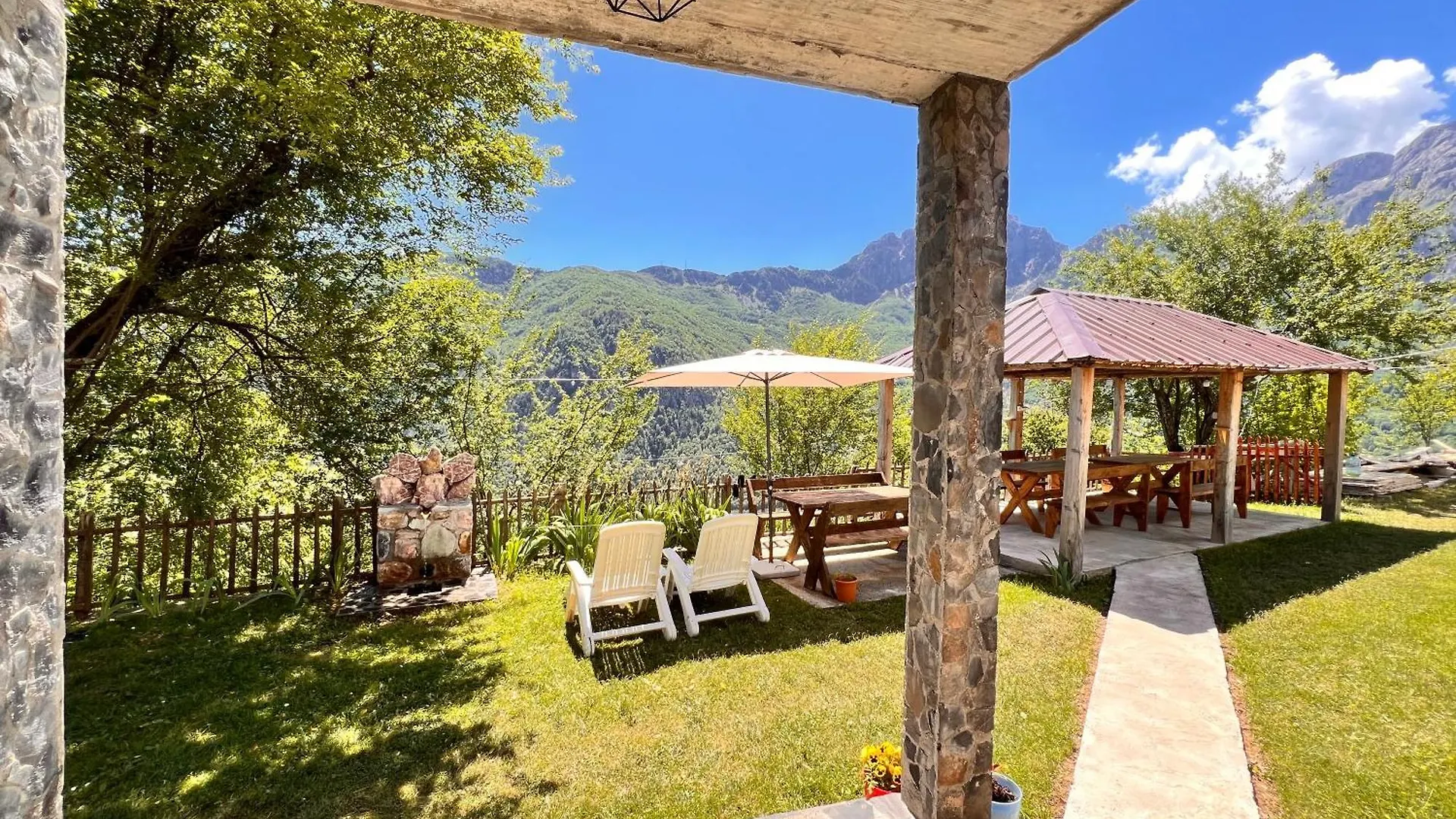Guest House Gjelaj Theth Albania